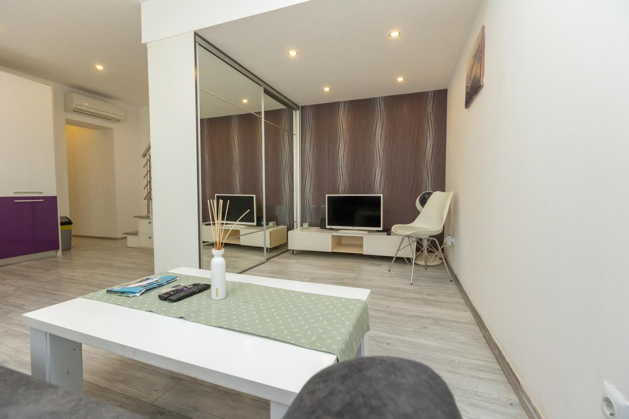 Alpha Loft 1Br Apartment In Center 扎达尔 外观 照片