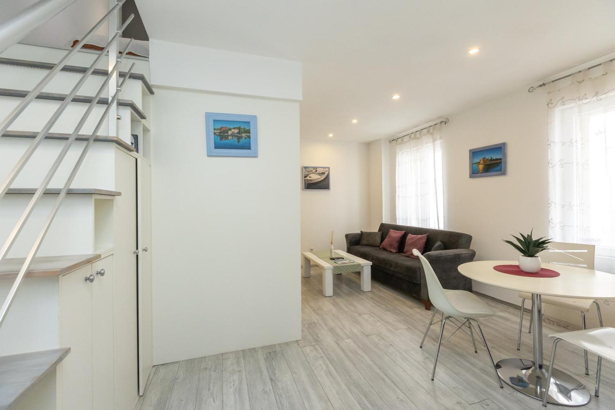 Alpha Loft 1Br Apartment In Center 扎达尔 外观 照片