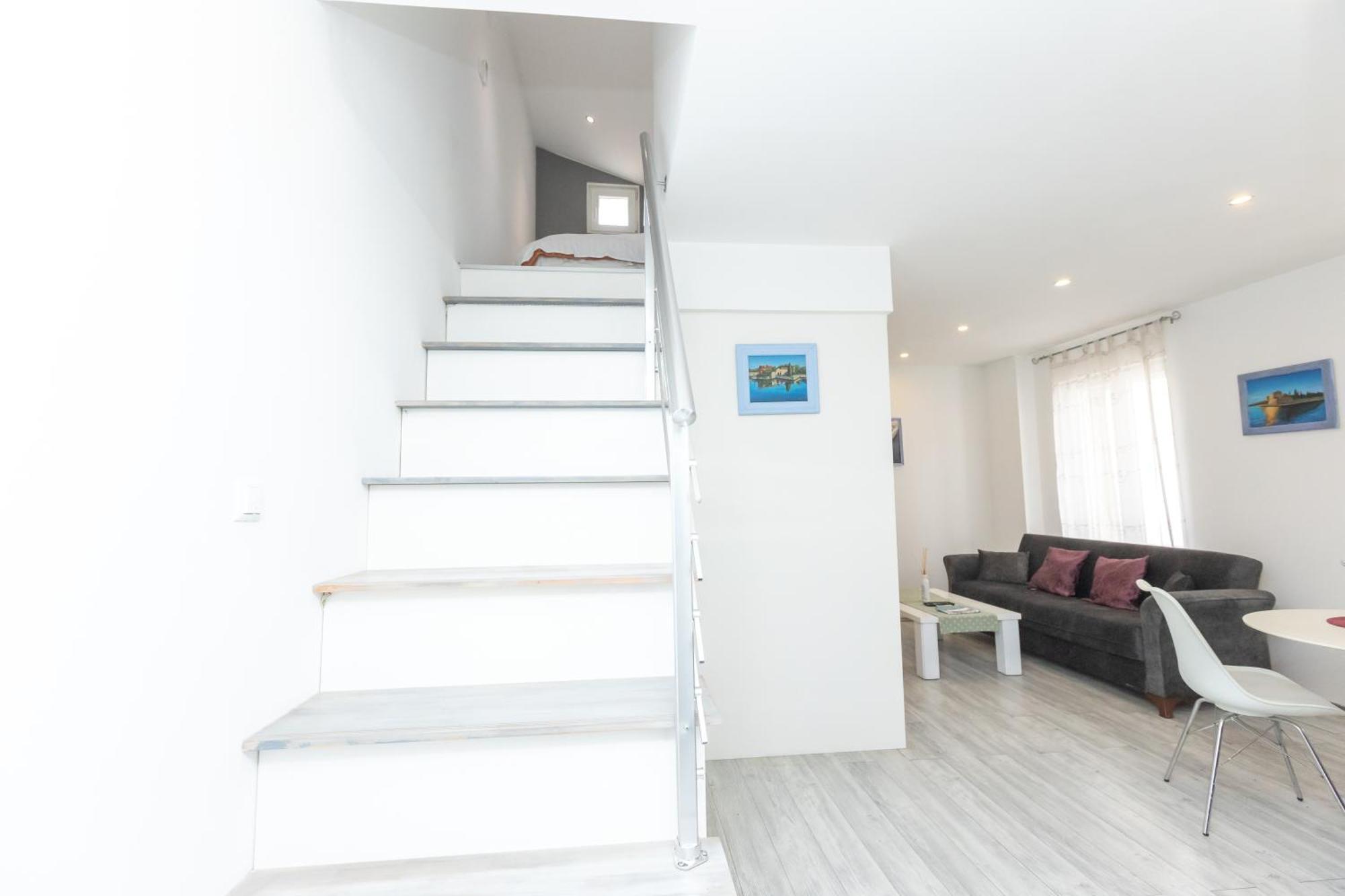 Alpha Loft 1Br Apartment In Center 扎达尔 外观 照片